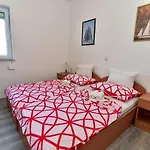 Apartment Luna Vir